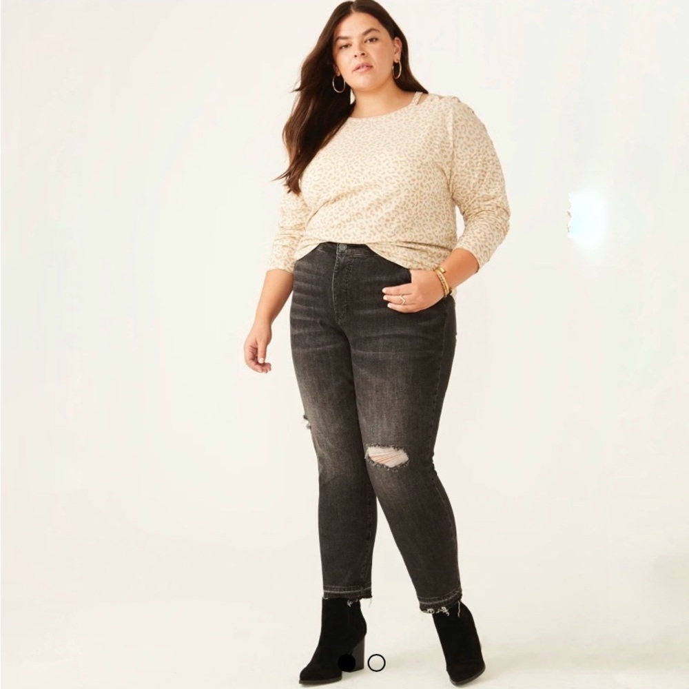 Kut from the Kloth Riley Distressed Straight Leg Black Jeans Plus Size 26